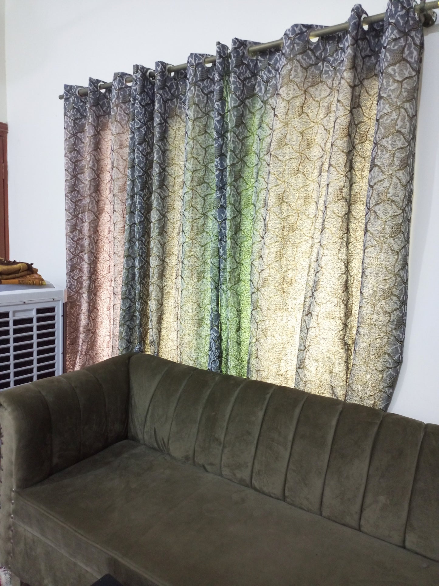 Elegant 3D Design Curtains For Your Bedroom Window Set Of 3 Curtains & 1 PC